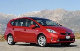 toyota prius-v 
