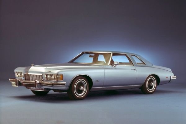 buick riviera IV