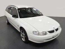 holden commodore III (VT)