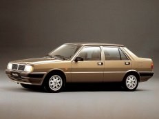 lancia prisma 831