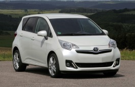 toyota verso-s 