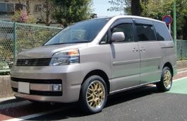 toyota voxy I (R60)