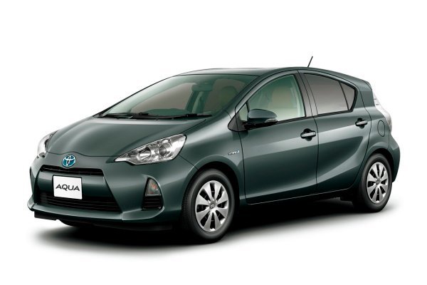 toyota aqua NHP10
