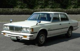 toyota crown VI (S110)