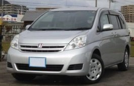 toyota isis Facelift