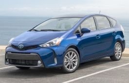 toyota prius-v Facelift