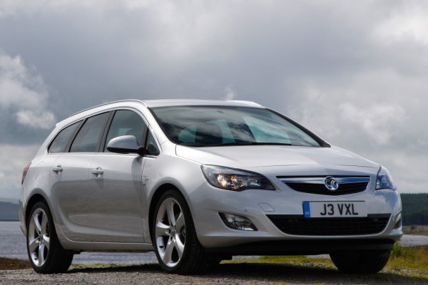 vauxhall astra J (P10)