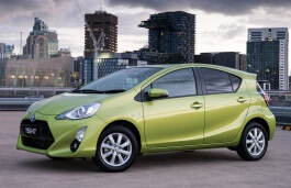 toyota prius-c Facelift